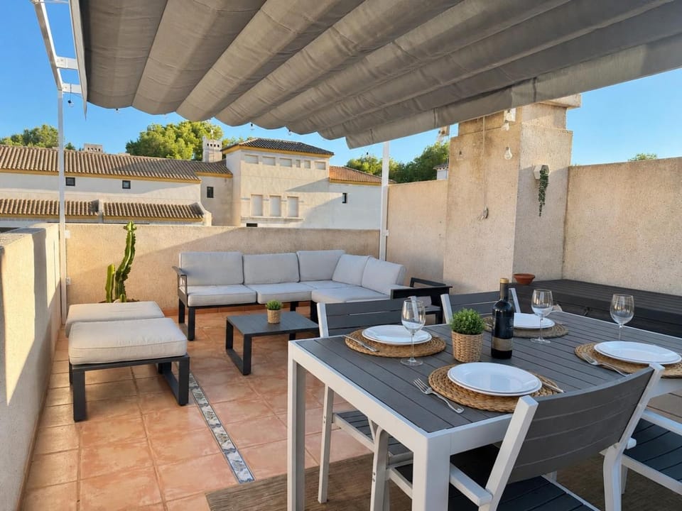 Patio, Day, Solarium, Balcony/Terrace, Seating area
