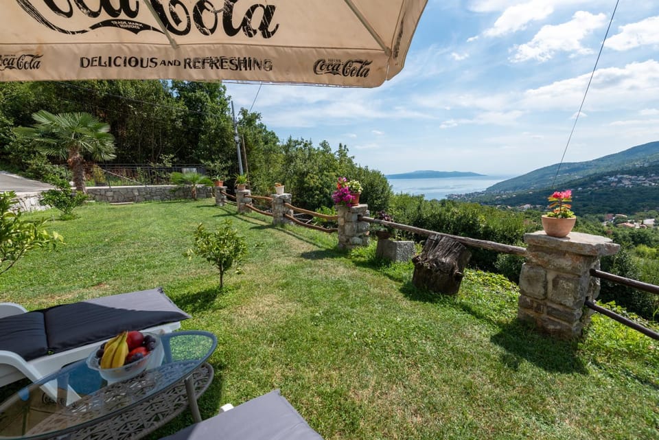 Garden, Sea view
