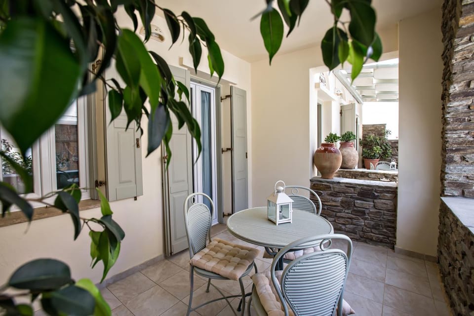 Tiniotissa Studios Apartment in Decentralized Administration of the Aegean