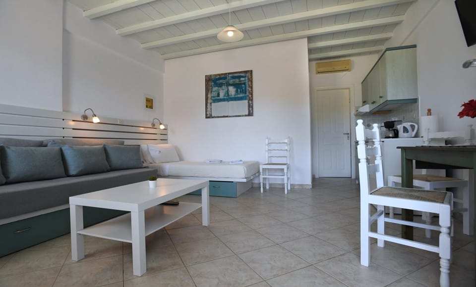 Nostos Beachfront Apartments & Studios Apartment hotel in Decentralized Administration of the Aegean