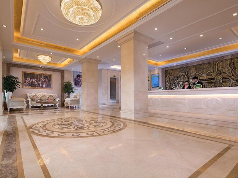 Vienna Hotel (Jieyang Jinxian Dadao Shop) Hotel in Fujian