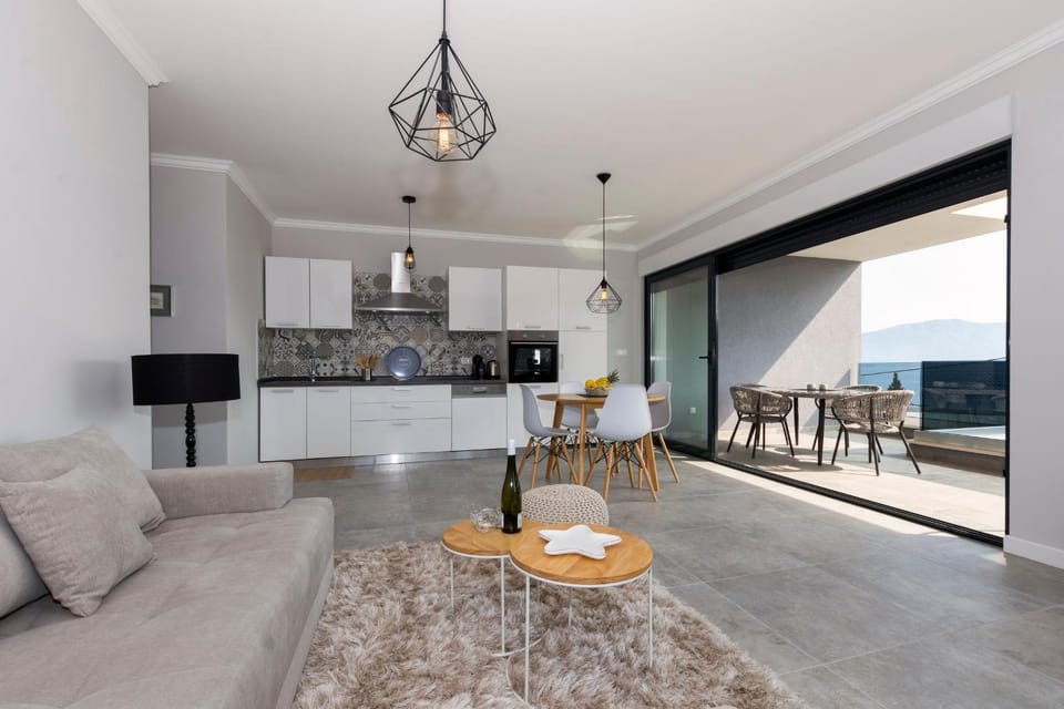 TV and multimedia, View (from property/room), Balcony/Terrace, Kitchen or kitchenette, Living room, Seating area, Dining area, pet friendly, stove