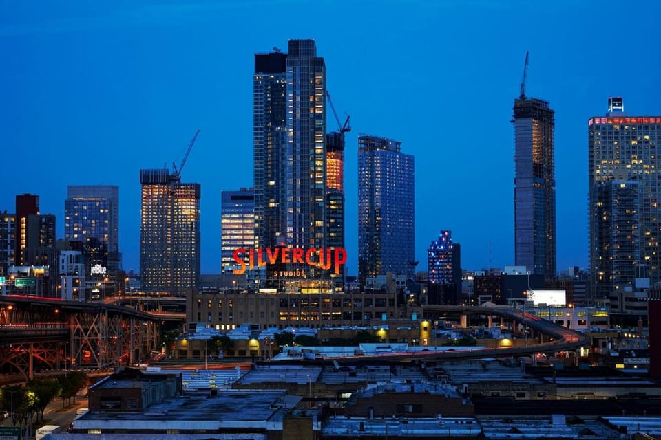 View (from property/room), City view, Landmark view