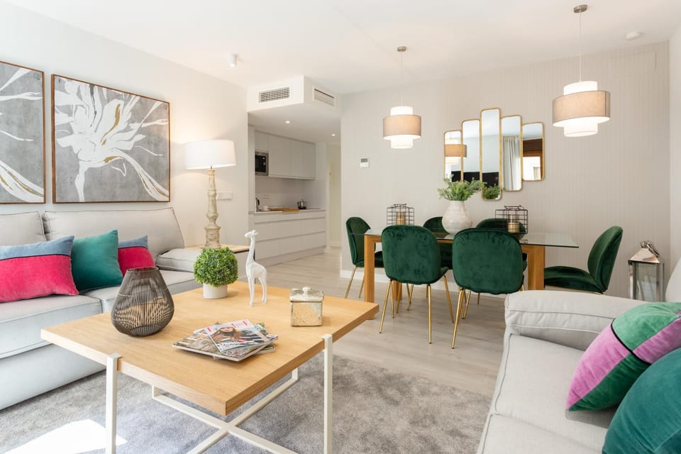 Living room, Seating area, Dining area, air conditioner