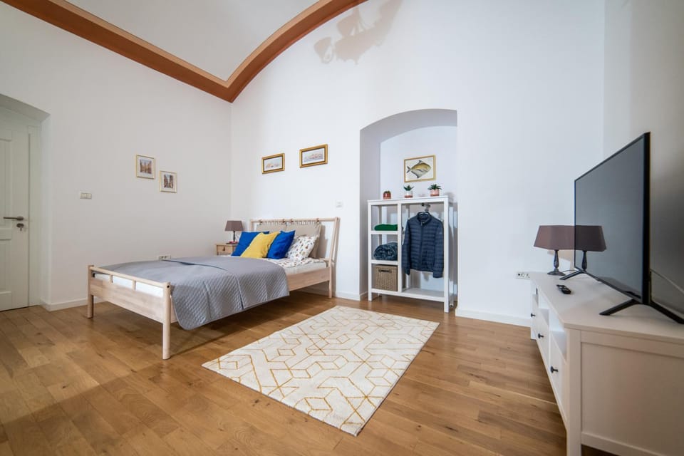 TV and multimedia, Living room, Photo of the whole room, Seating area