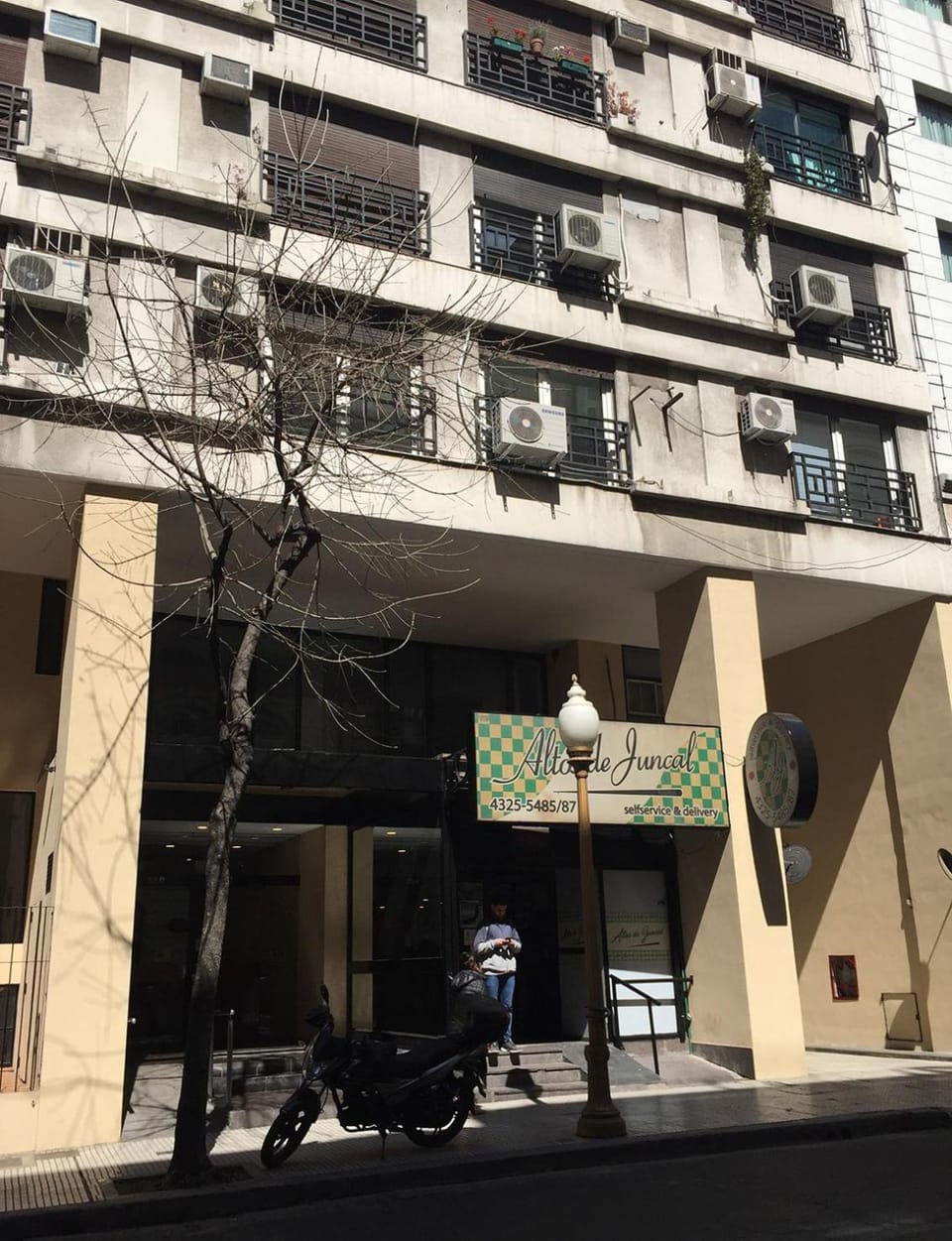 Facade/entrance
