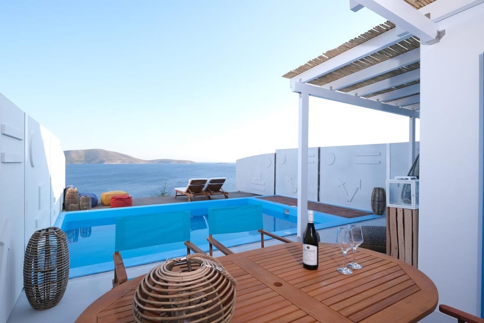 Swimming pool, Swimming pool