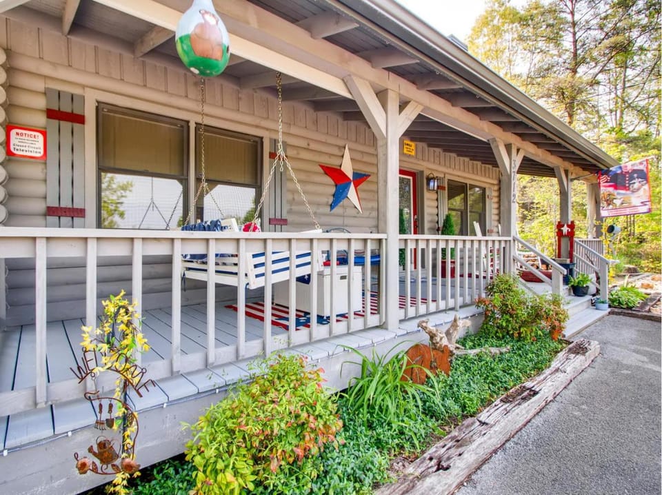 Hanky Panky Cabin Cabin in Sevier County