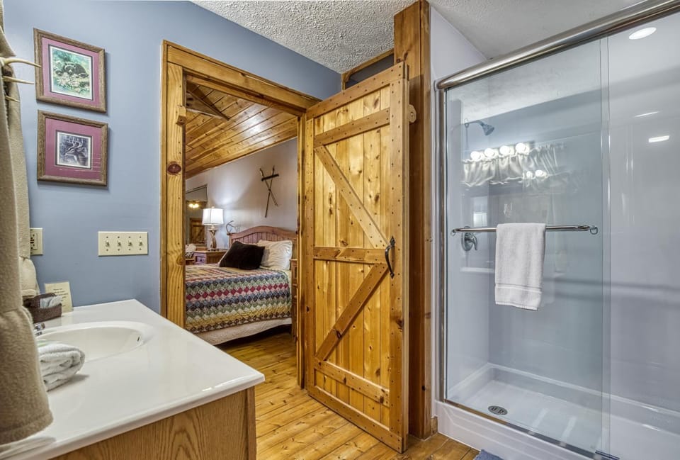 Barefoot Dreams Chalet in Sevier County