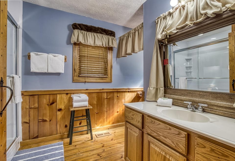 Barefoot Dreams Chalet in Sevier County