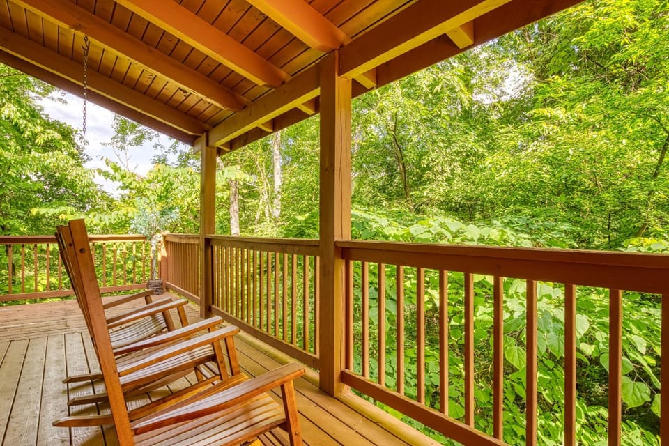 Country Hideaway Chalet in Sevier County