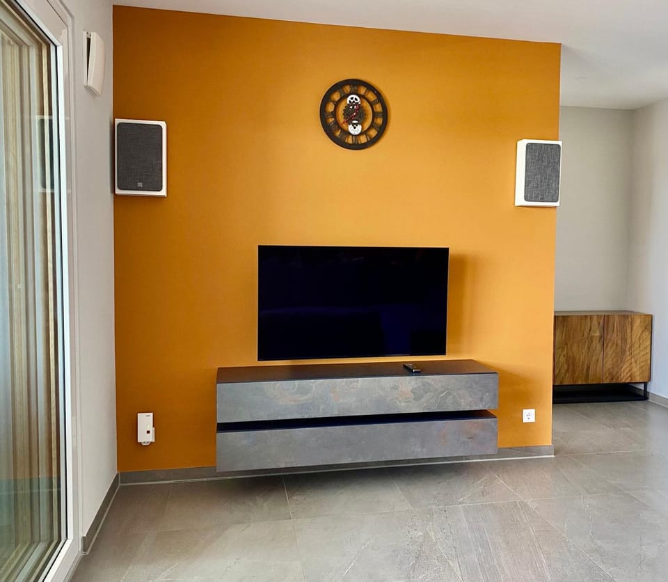 TV and multimedia, Living room