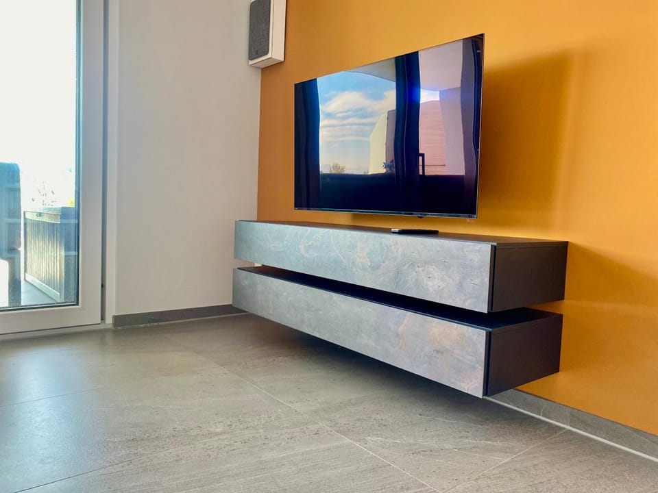 TV and multimedia, Living room