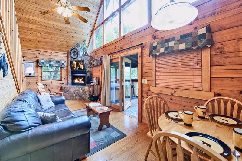 Bear Pause Chalet in Sevier County