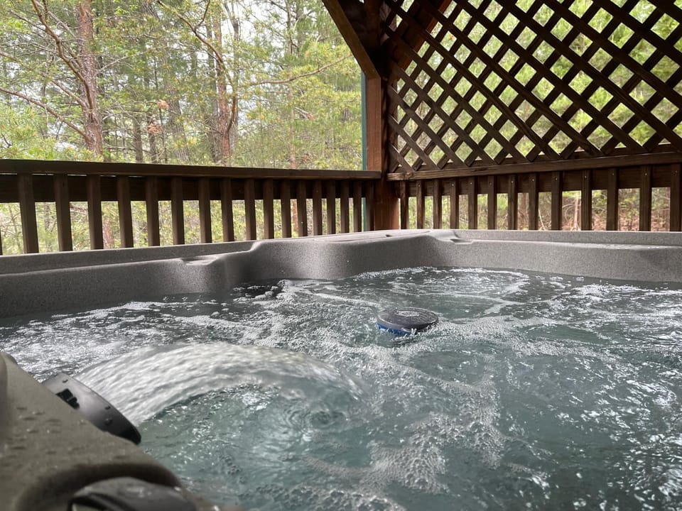 Mountain Breeze Chalet in Sevier County