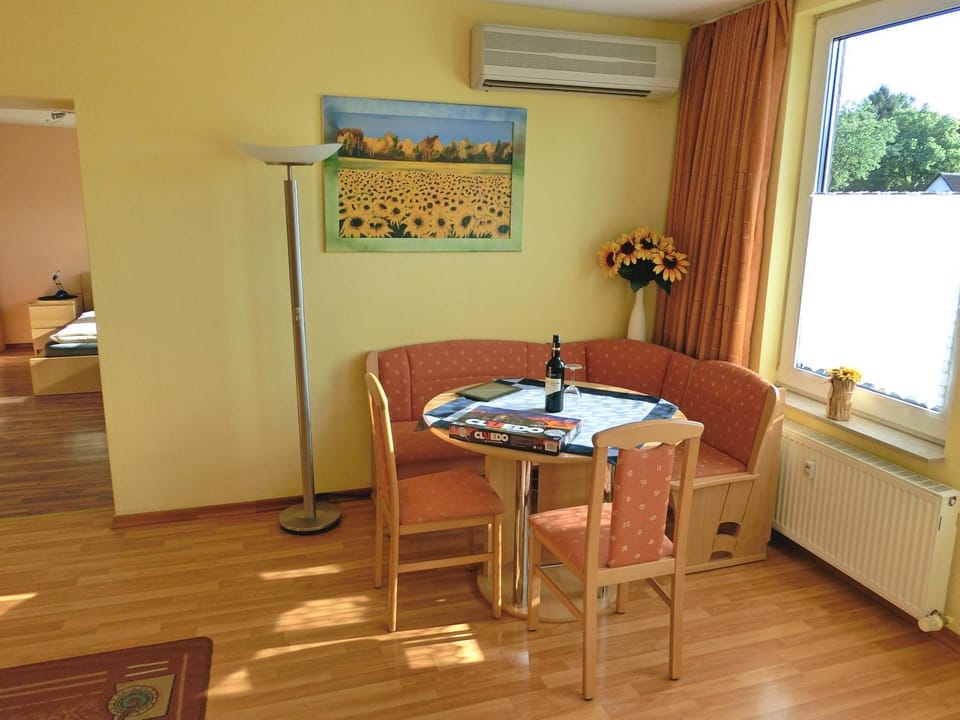 Living room, Seating area, Dining area