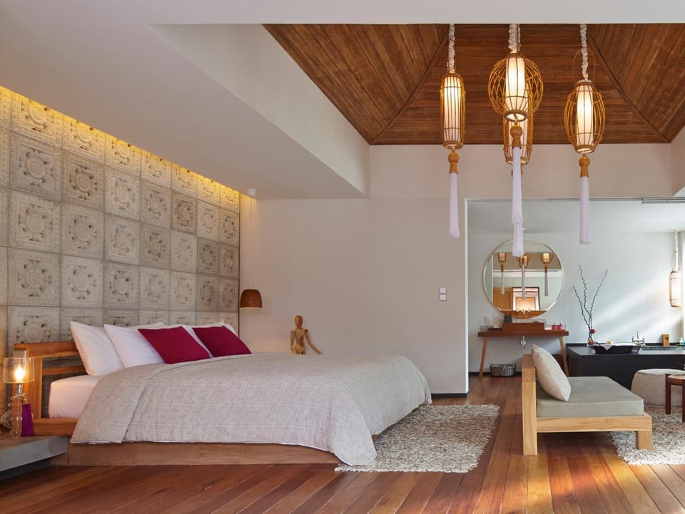 Photo of the whole room, Bedroom