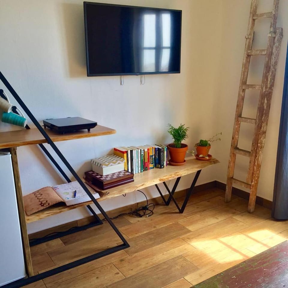 TV and multimedia, Living room, Dining area