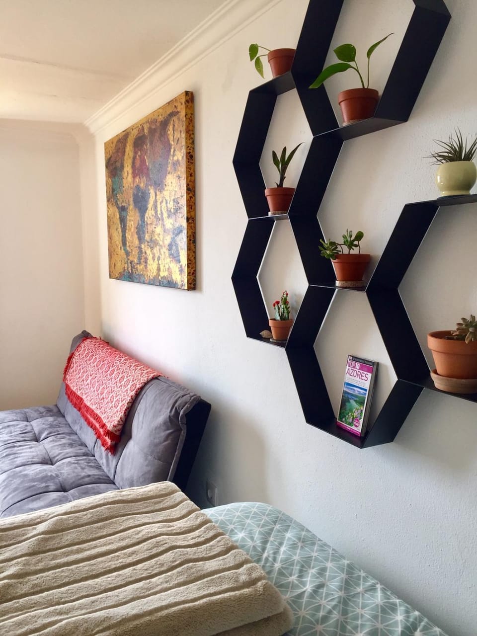 Bed, Seating area