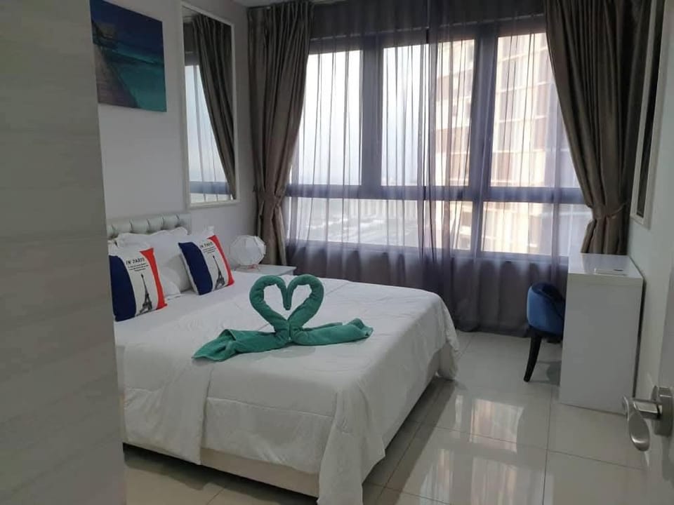 Dz Studio and Suite Parisien Tower i-City Apartment in Selangor, Malaysia