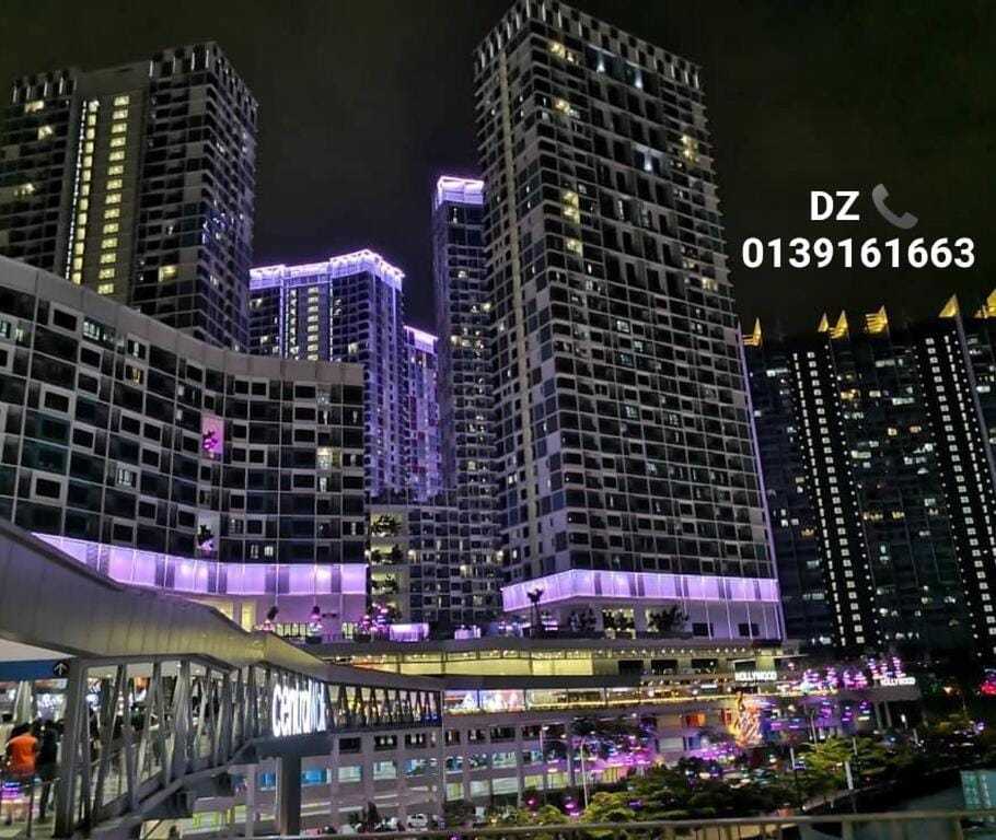 Dz Studio and Suite Parisien Tower i-City Apartment in Selangor, Malaysia