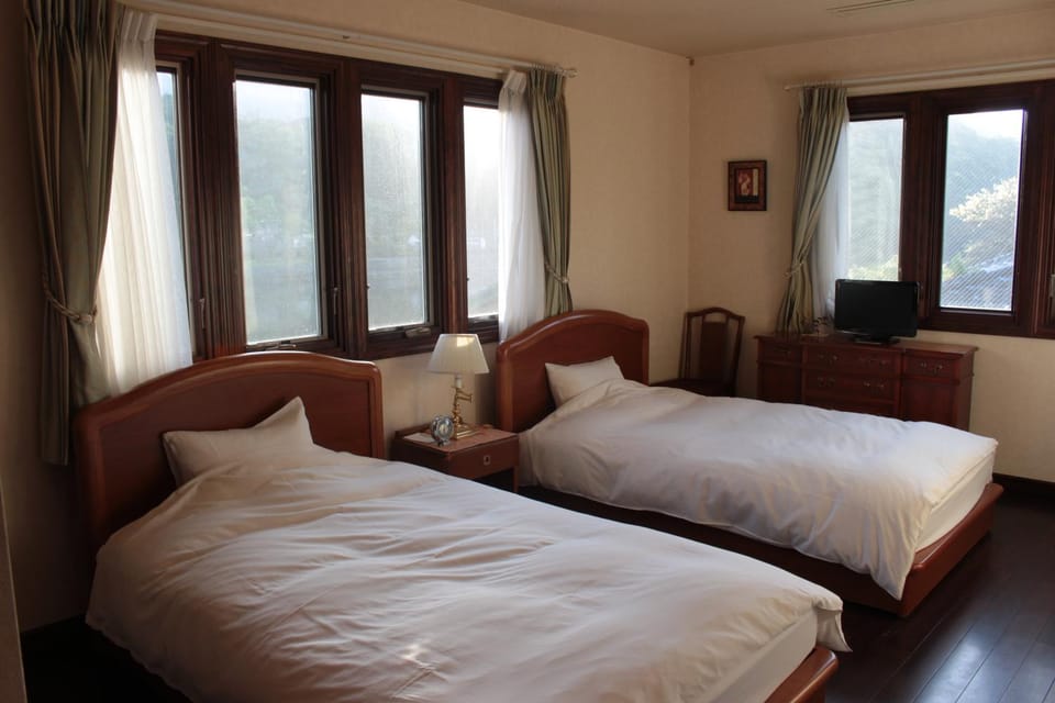 La Isla Tasse Bed and Breakfast in Japan