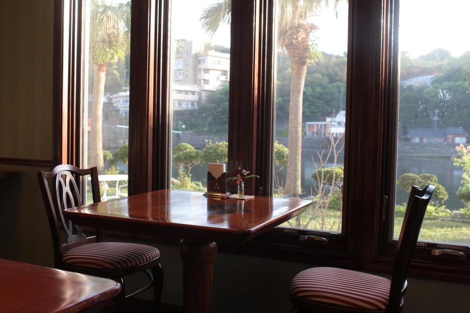 La Isla Tasse Bed and Breakfast in Japan