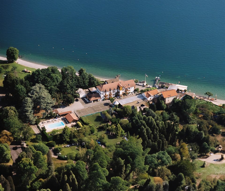 Property building, Bird's eye view, Lake view