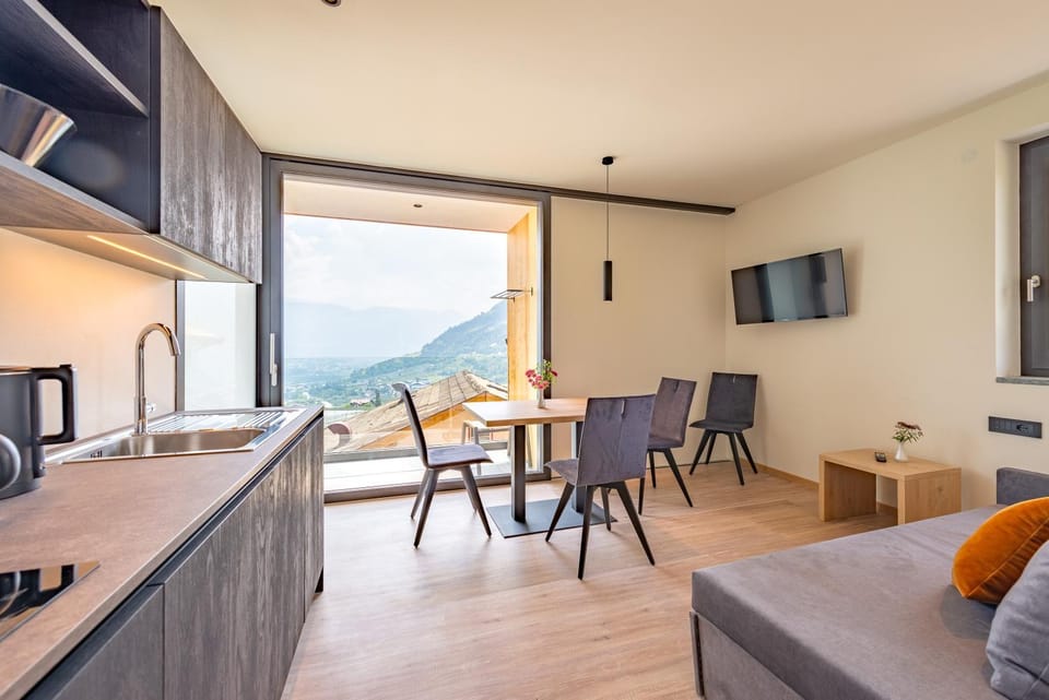 Natural landscape, Balcony/Terrace, Kitchen or kitchenette, Living room, Dining area