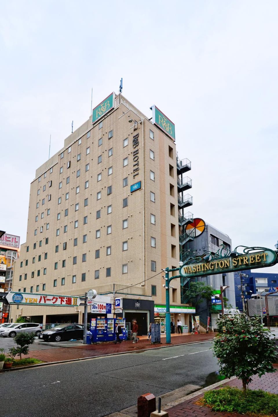 Facade/entrance