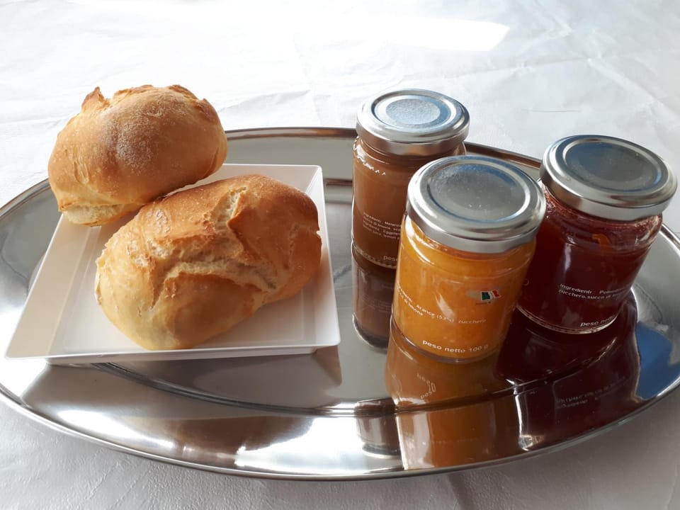 Food and drinks, Buffet breakfast, Italian breakfast, English/Irish breakfast