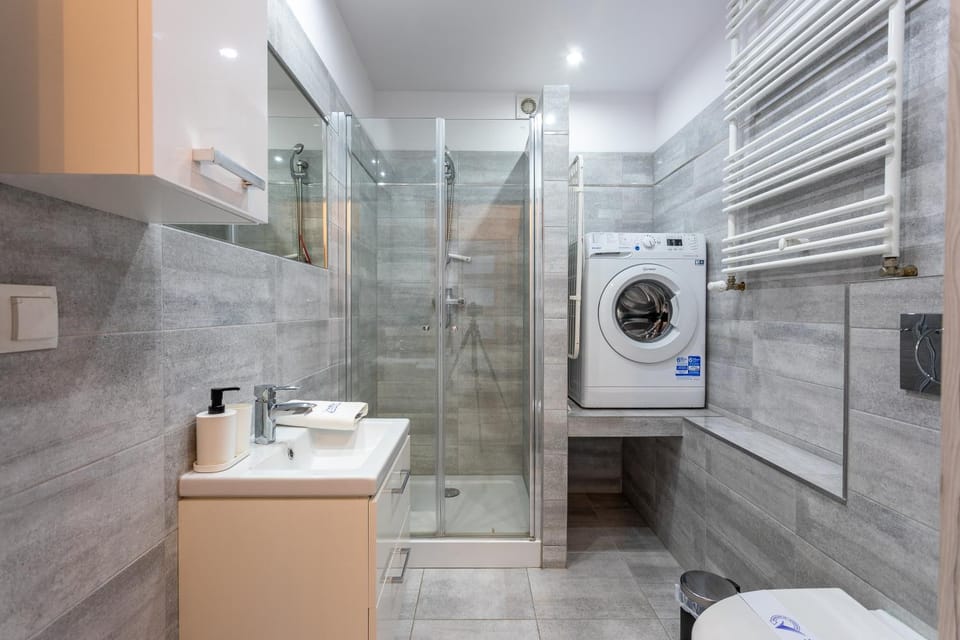 Shower, Bathroom