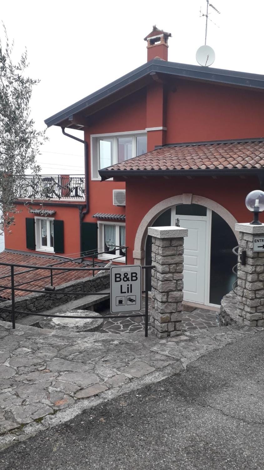 B&B Lil Bed and Breakfast in Brenzone sul Garda