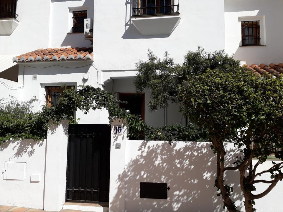 Property building, Street view