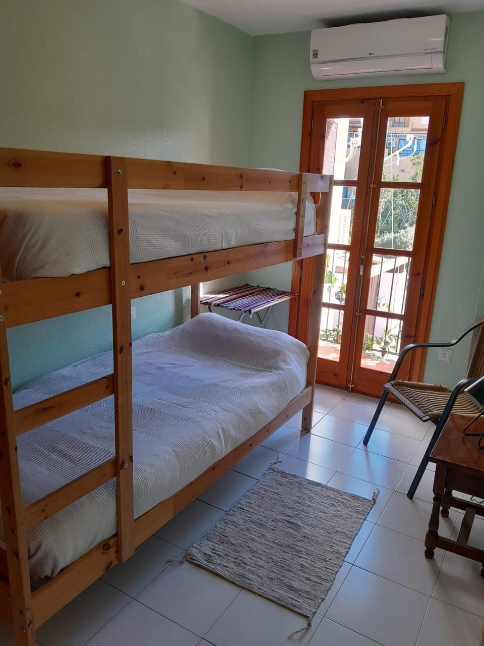 Bedroom, bunk bed, heating, air conditioner