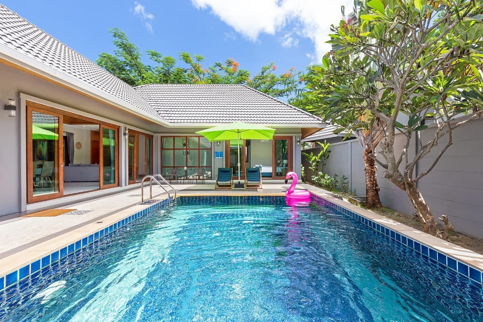 Swimming pool, Swimming pool