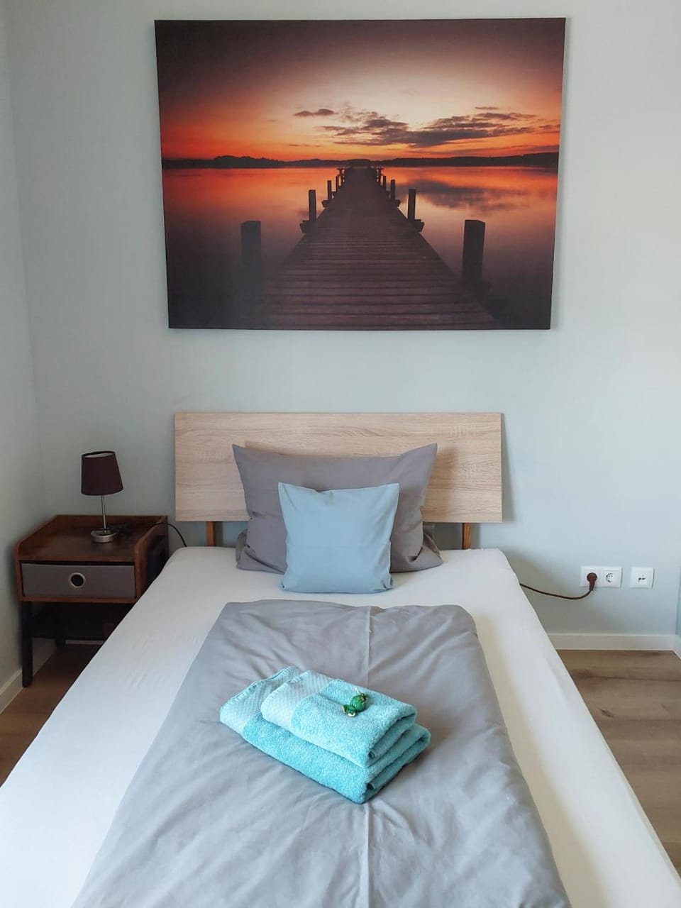 Bed, Photo of the whole room, Bedroom