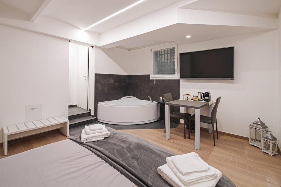 TV and multimedia, Photo of the whole room, Bath