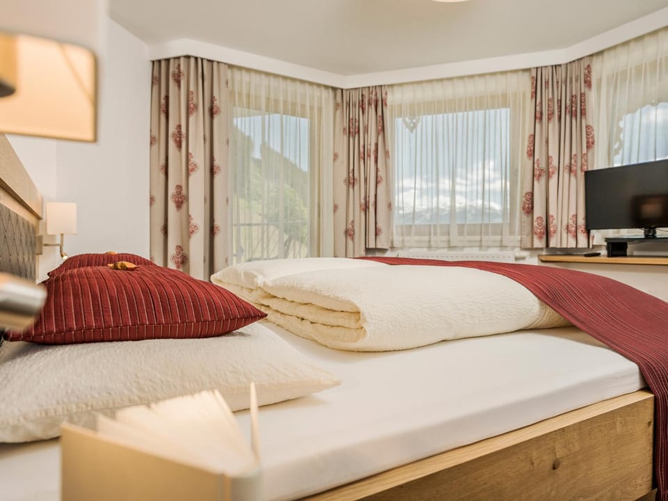 Bed, Photo of the whole room