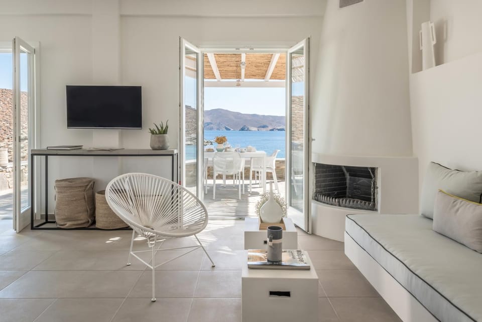 Balcony/Terrace, Living room, Beach