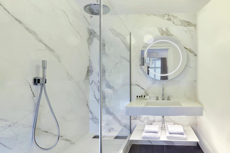 Shower, Bathroom, towels