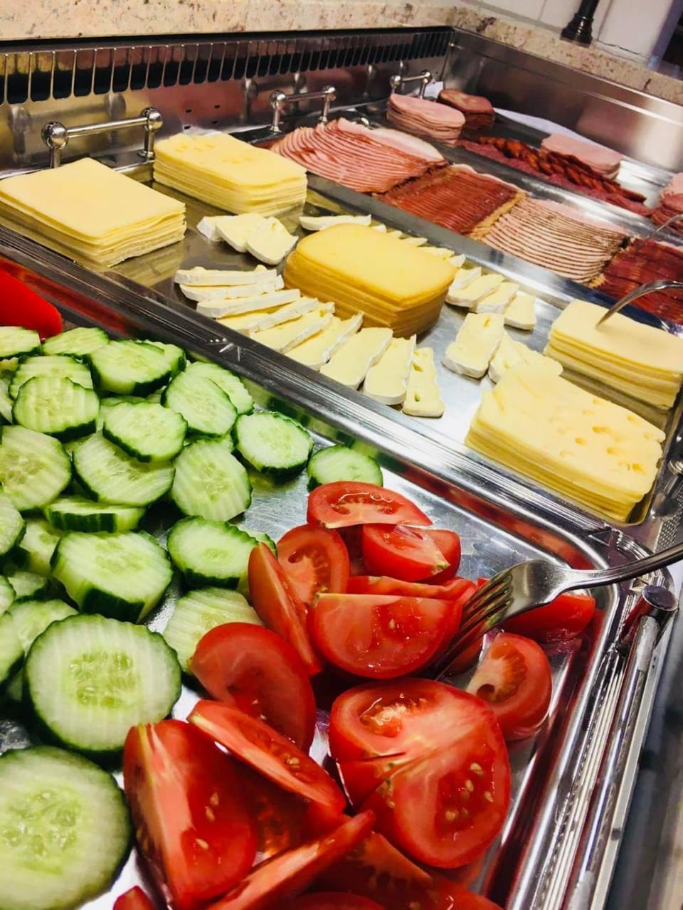 Continental breakfast, Buffet breakfast