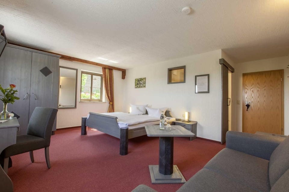Photo of the whole room, Seating area