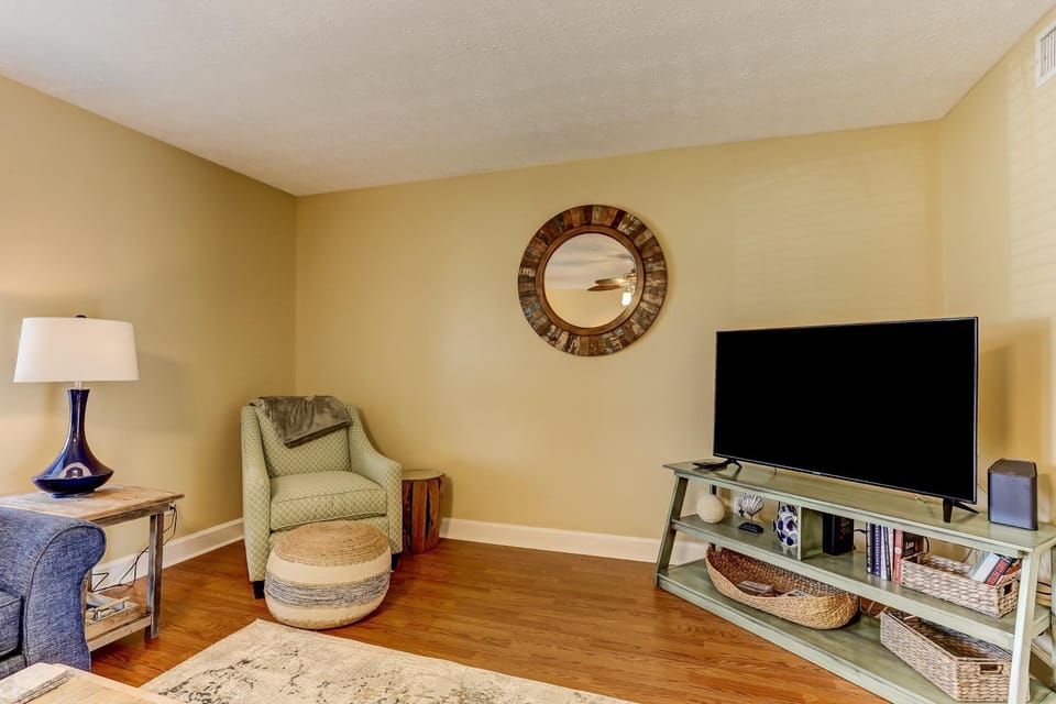 Fernandina Shores Condo with Private Balcony and Access to Pool Apartment in Fernandina Beach