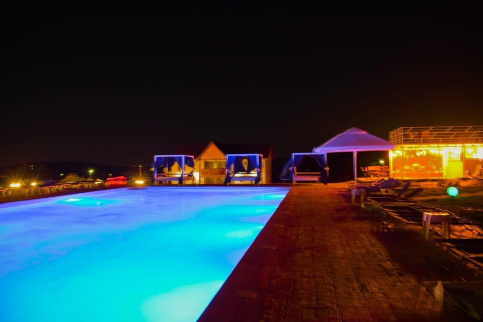 Swimming pool, Swimming pool