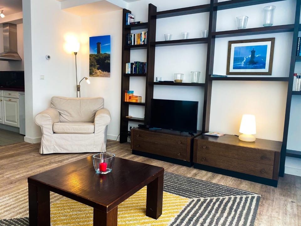 TV and multimedia, Seating area