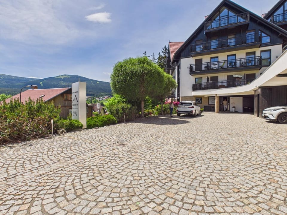Property building, Summer, Mountain view