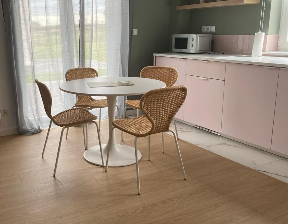 Kitchen or kitchenette, Dining area, pet friendly, stove