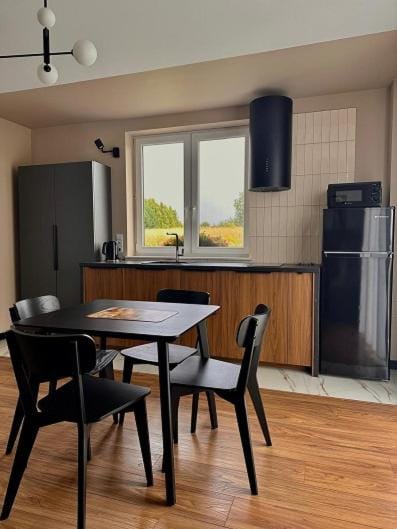 Kitchen or kitchenette, Dining area, pet friendly, stove
