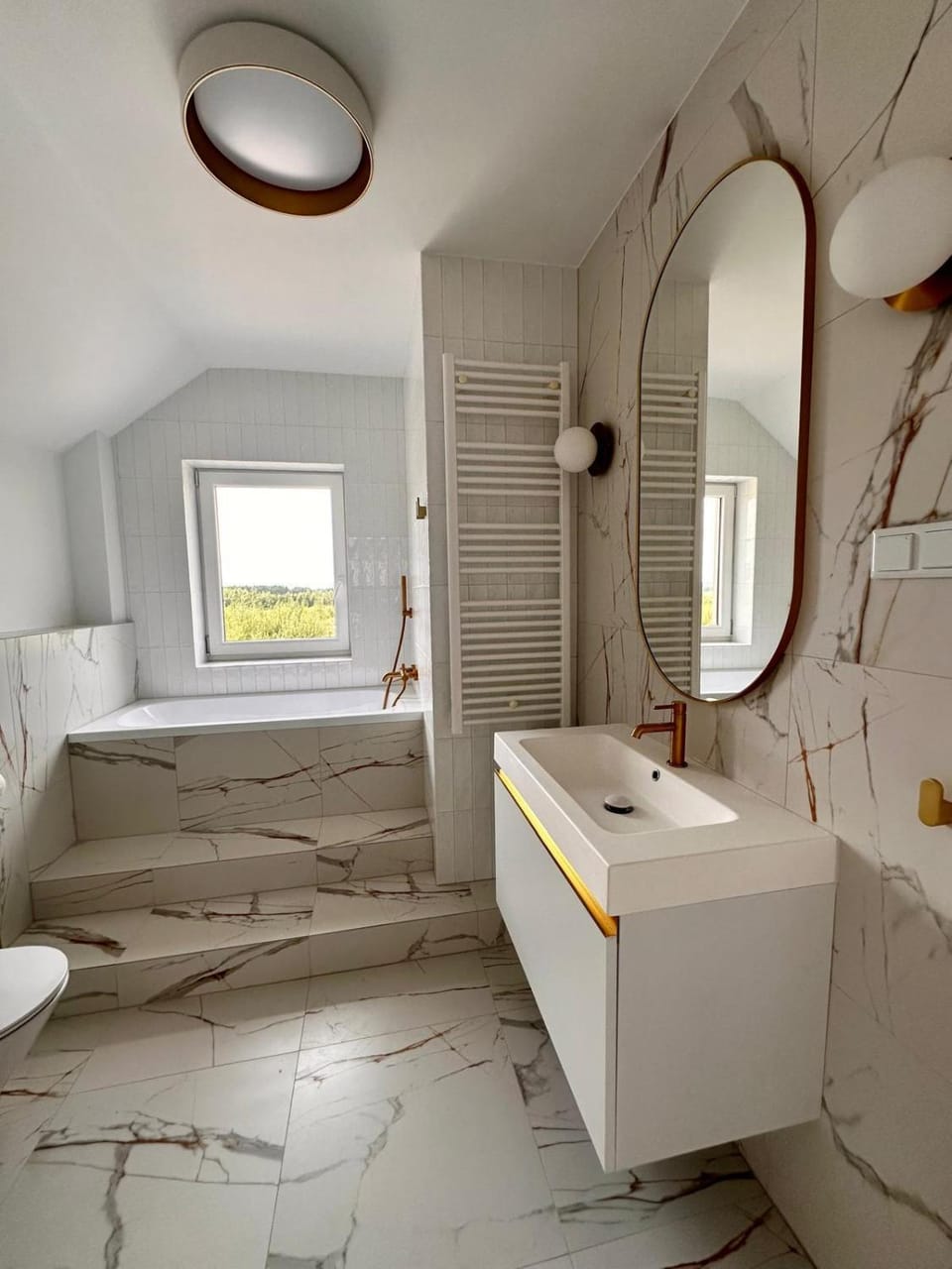 Shower, Toilet, Bathroom, Bath, towels